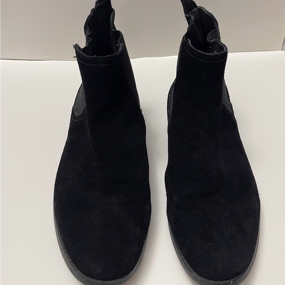 Black suede men\'s Chelsea boots classic chic preppy work fall office workwear main image 7